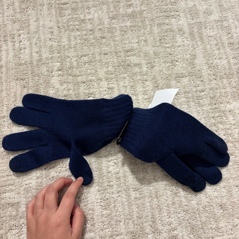 UGG knit Navy tech wool blend Gloves brand NEW